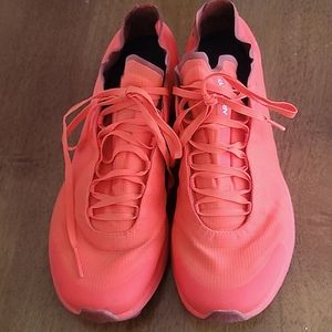 Arcteryx Norvan SL Size 9, excellent condition